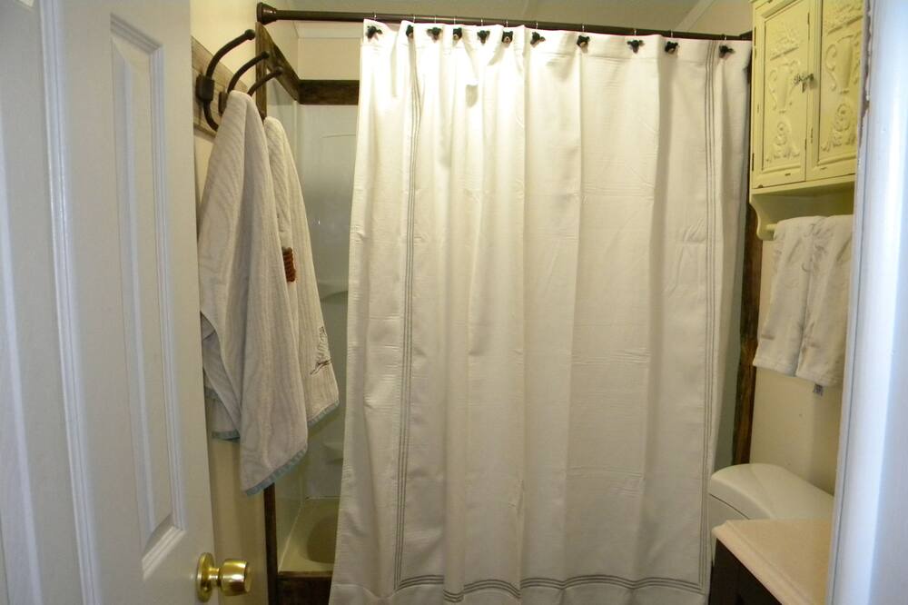 Photo of Bathroom in Midway