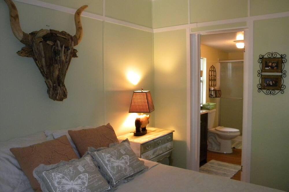Photo of Bathroom in Midway