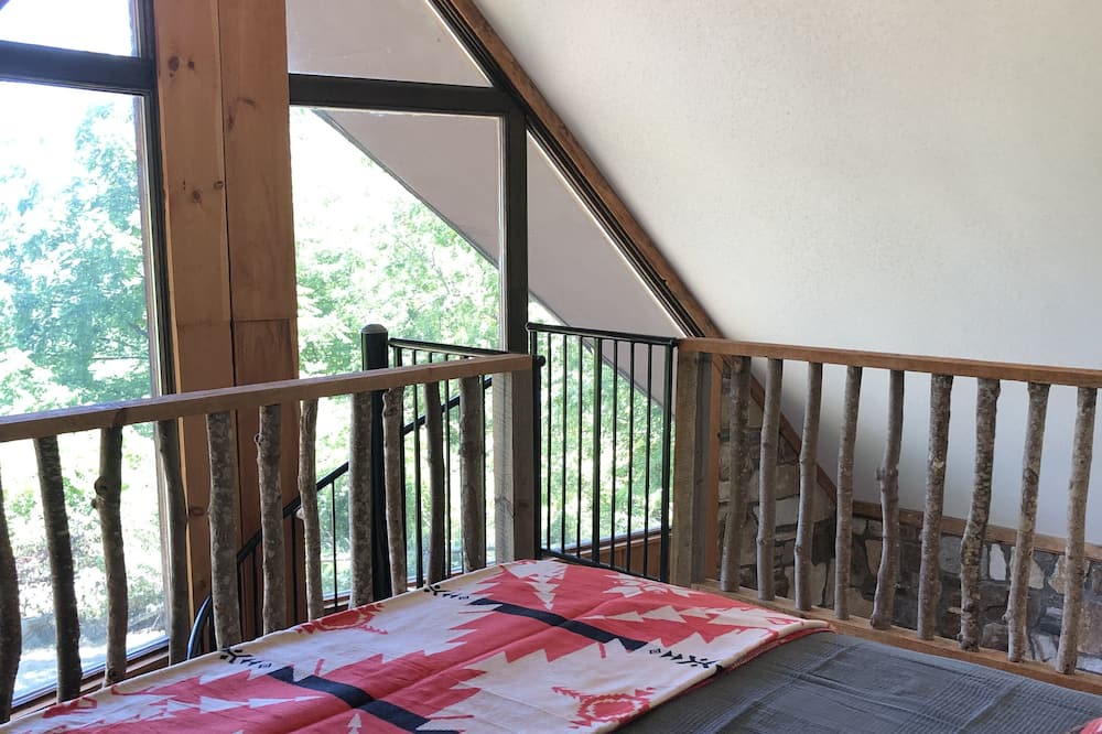 Photo of Bedroom in Lake Toxaway