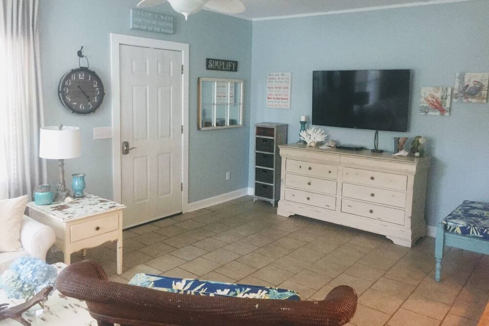 Photo of Livingroom in Pigeon Point