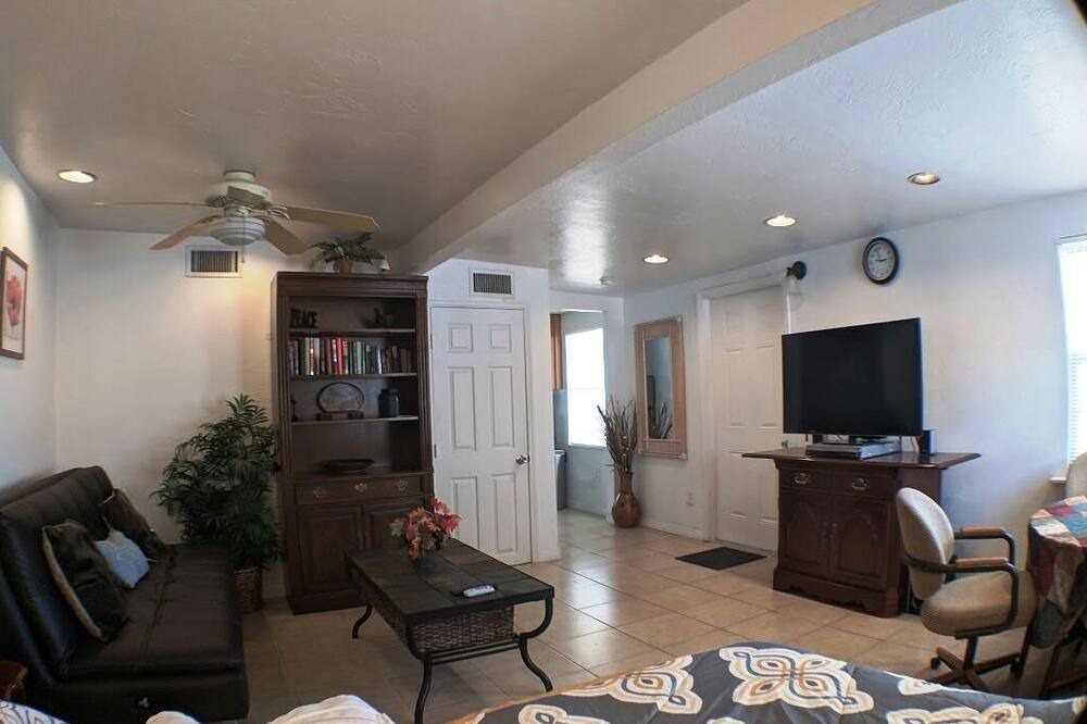 Photo of Livingroom in Fruitville
