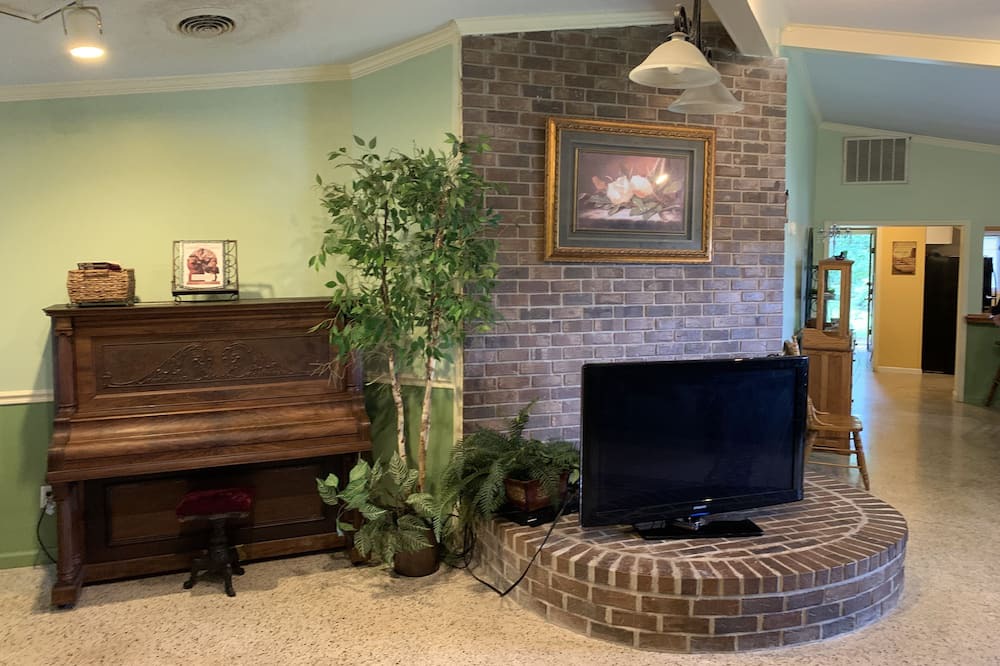 Photo of Livingroom in Dover