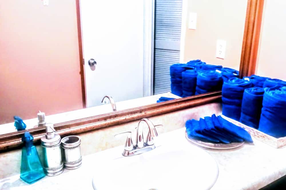 Photo of Bathroom in Hahira