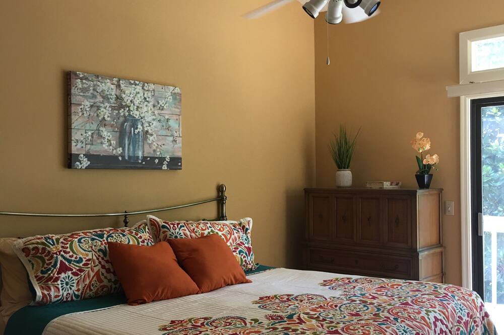 Photo of Bedroom in Salem