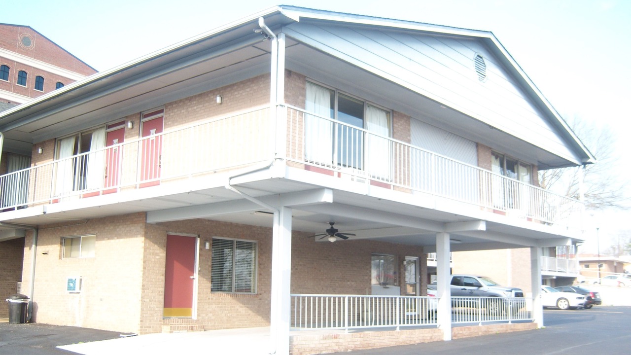 Photo of Buildings in Rockingham