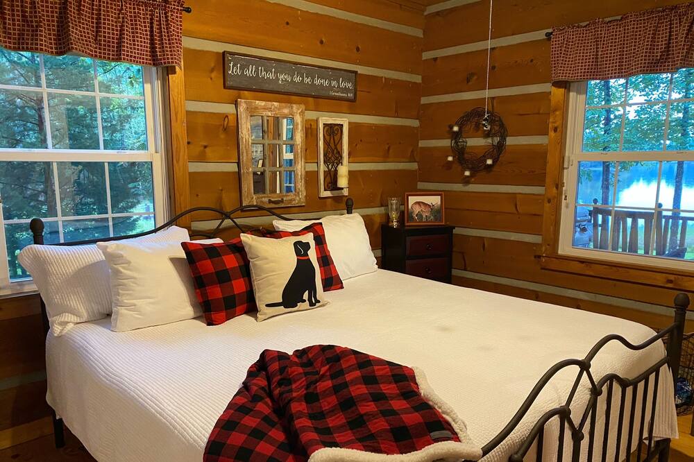 Photo of Bedroom in Chapin