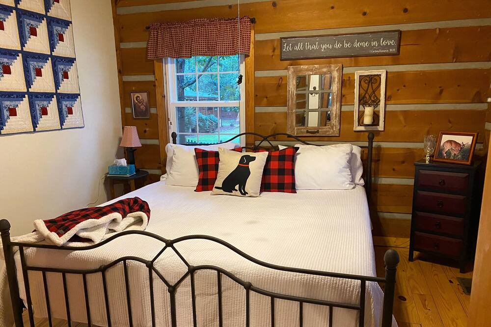 Photo of Bedroom in Chapin