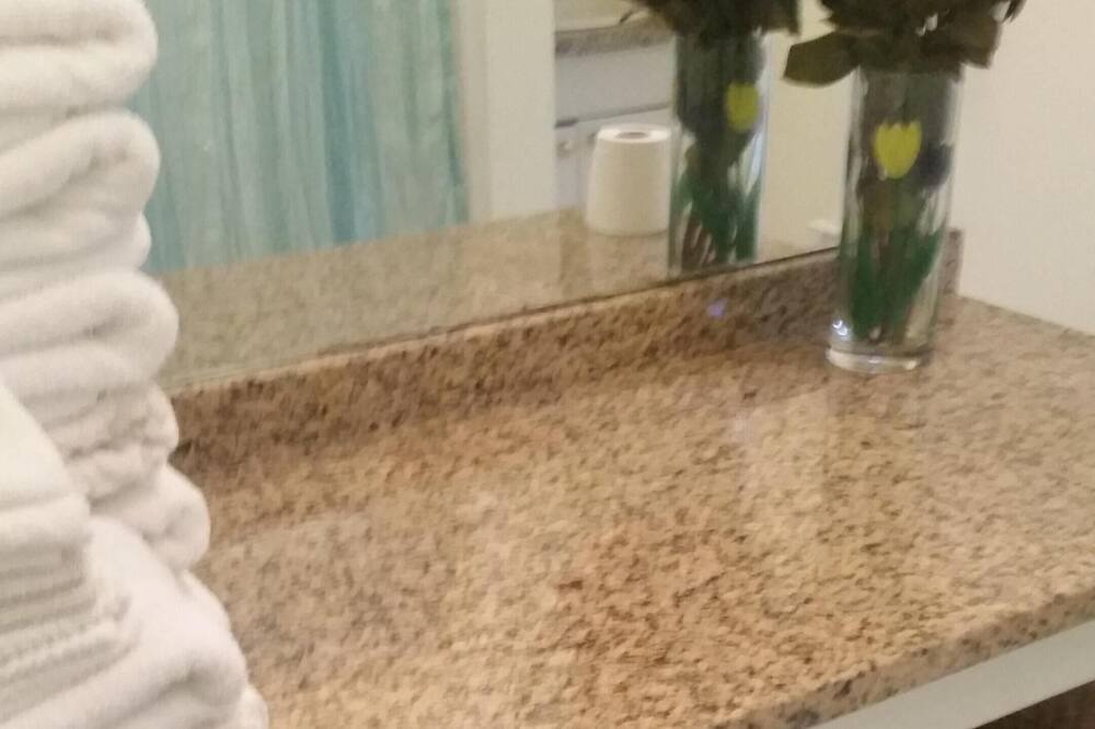Photo of Bathroom in Bogart
