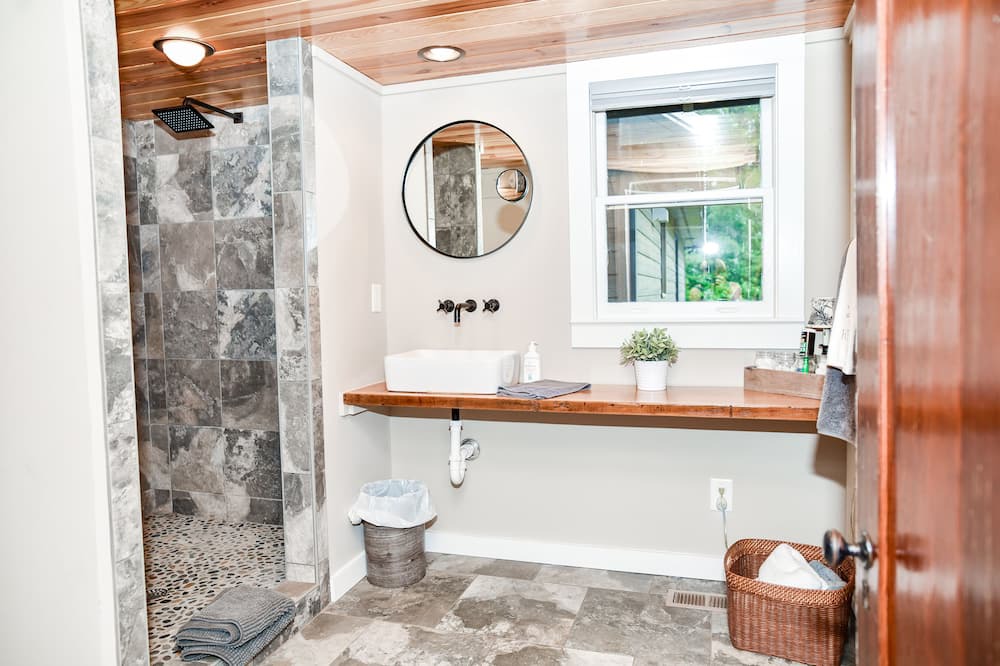 Photo of Bathroom in Mamers
