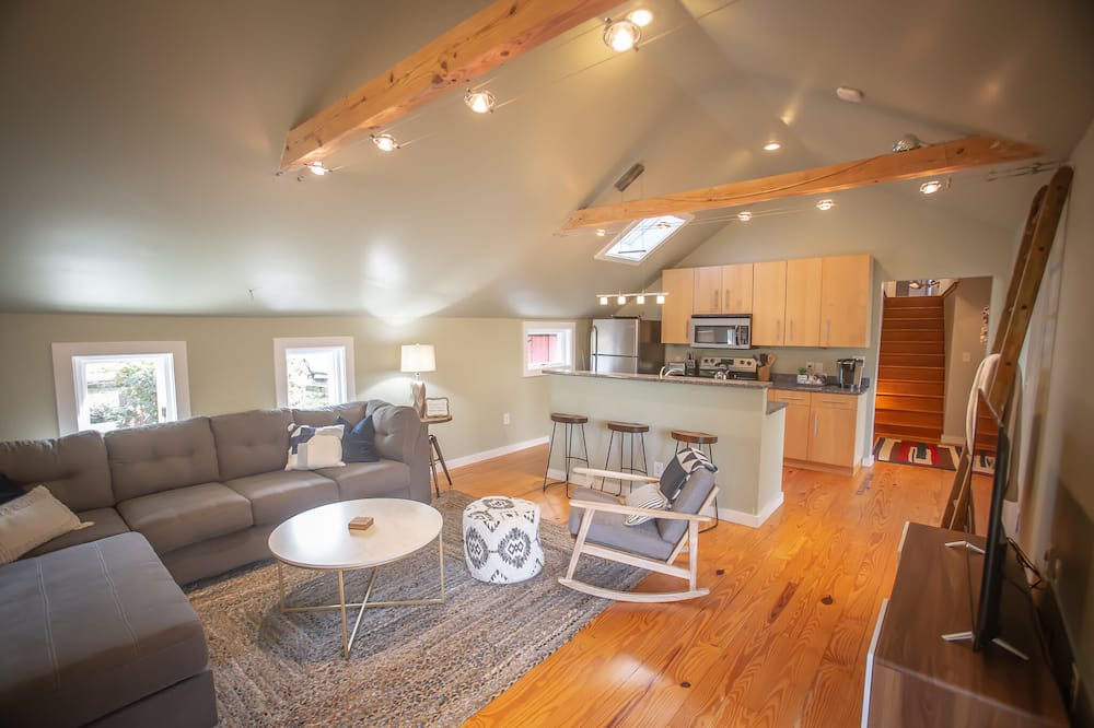 Photo of Livingroom in Pickens