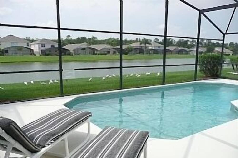 Photo of Outdoor in Lake Berkley