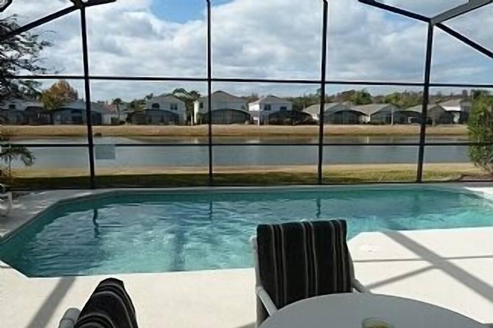 Photo of Outdoor in Lake Berkley