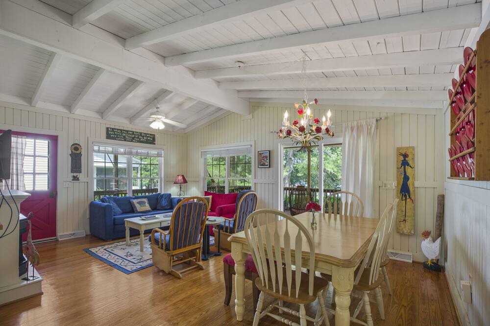 Photo of Livingroom in Fair Play