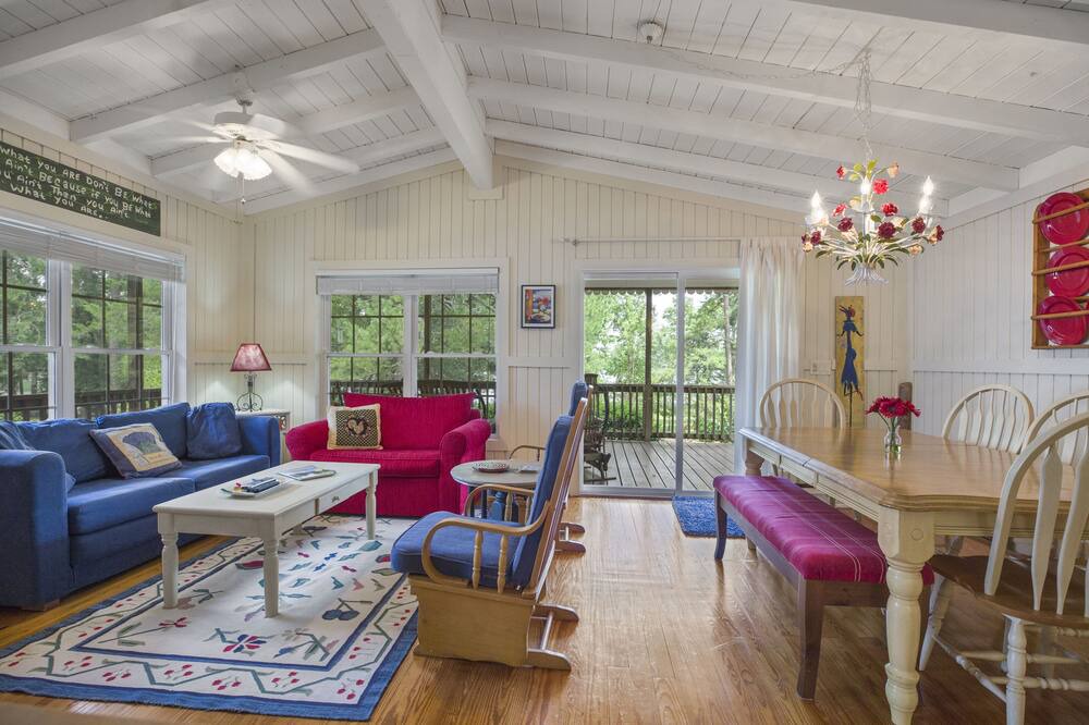 Photo of Livingroom in Fair Play