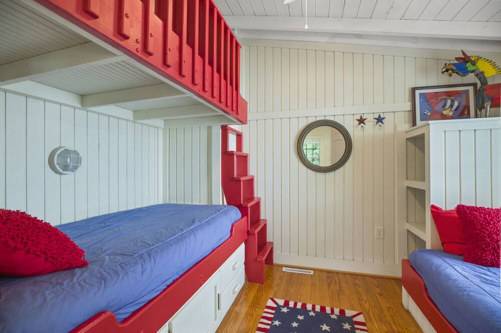 Photo of Bedroom in Fair Play