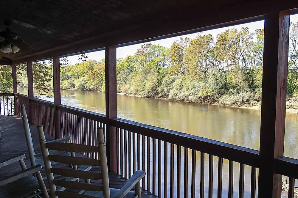 Photo of Outdoor in Lydia
