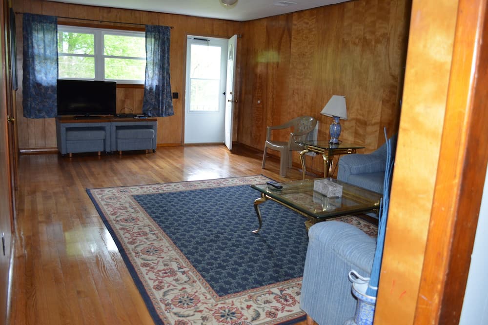 Photo of Bedroom in Robbinsville