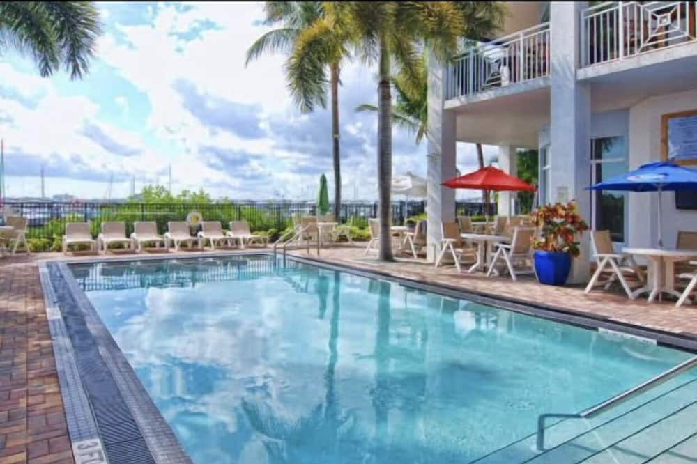 Photo of Outdoor in Stuart