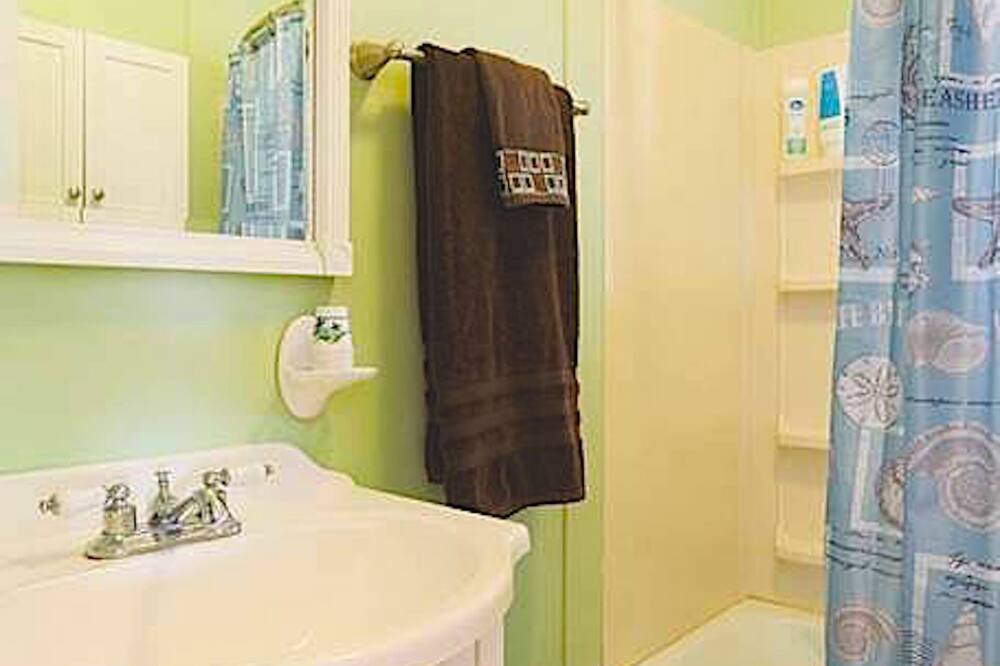 Photo of Bathroom in Midway