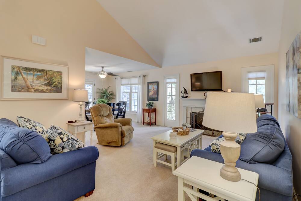 Photo of Livingroom in Palmetto Dunes