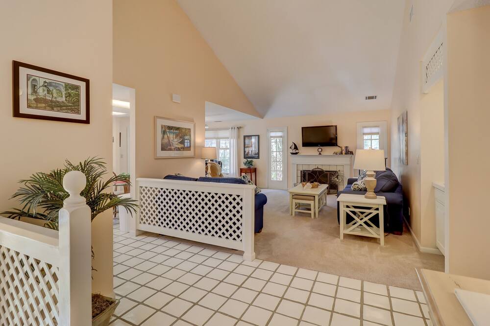 Photo of Livingroom in Palmetto Dunes