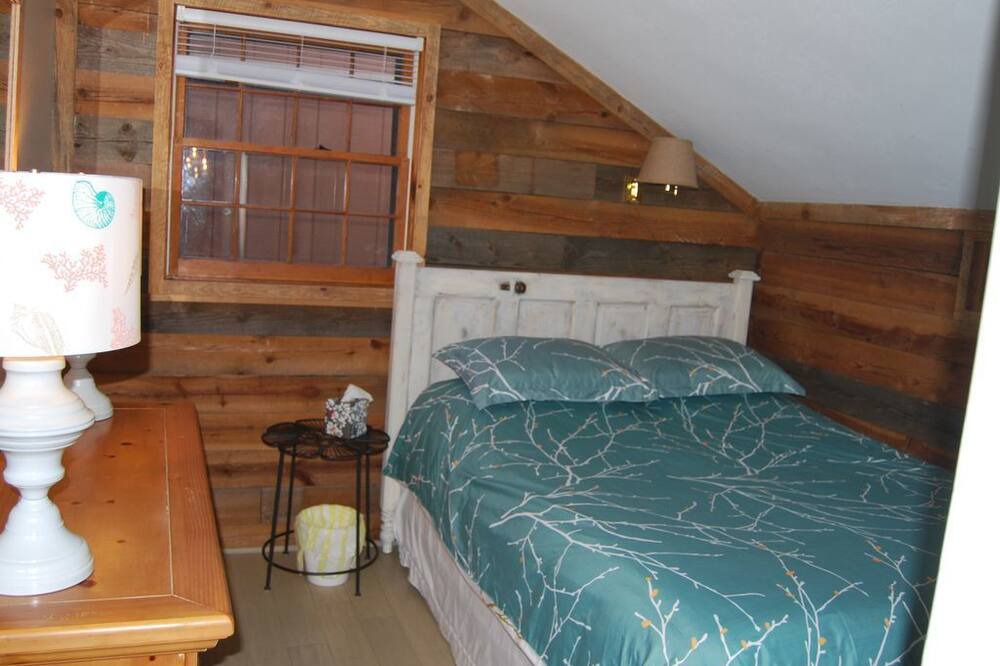 Photo of Bedroom in Tuckasegee