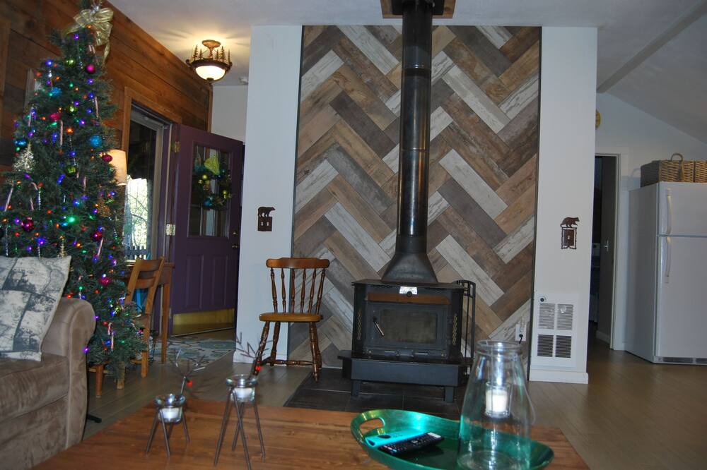 Photo of Livingroom in Tuckasegee