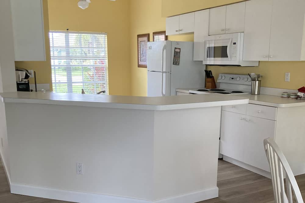 Photo of Kitchen in Falcons Glen