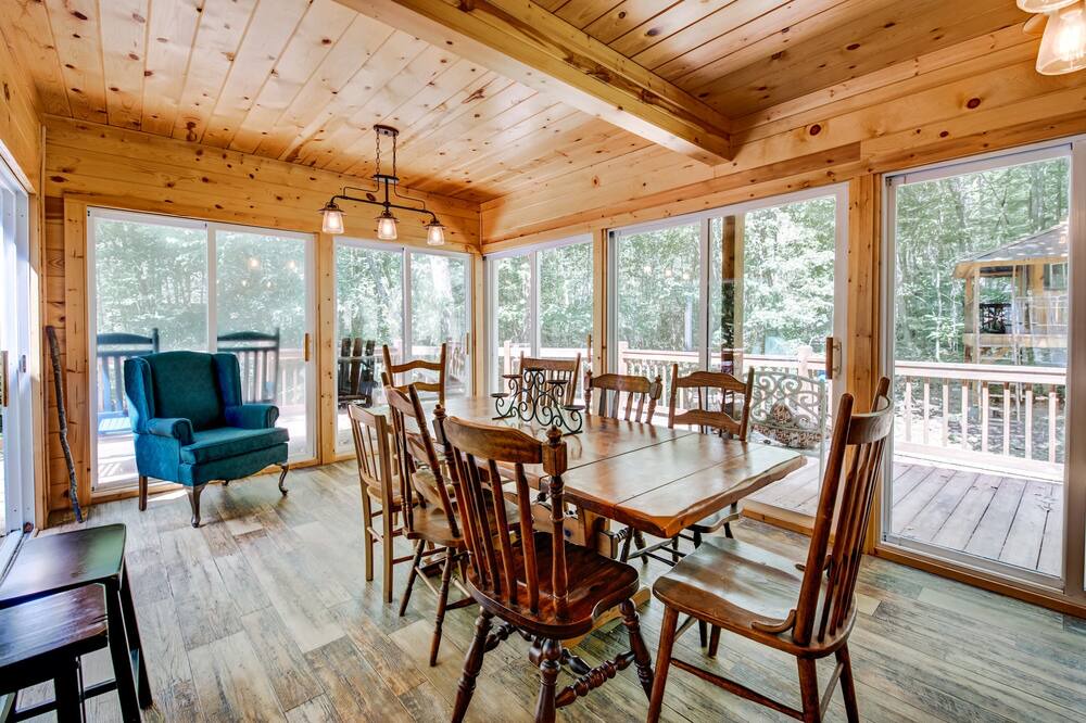 Photo of Bedroom in Hayesville