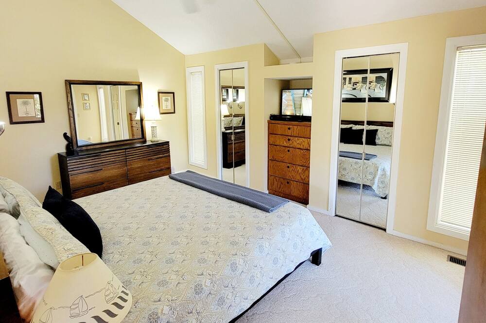 Photo of Bathroom in Ocean Ridge
