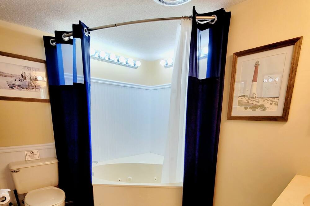 Photo of Bathroom in Ocean Ridge