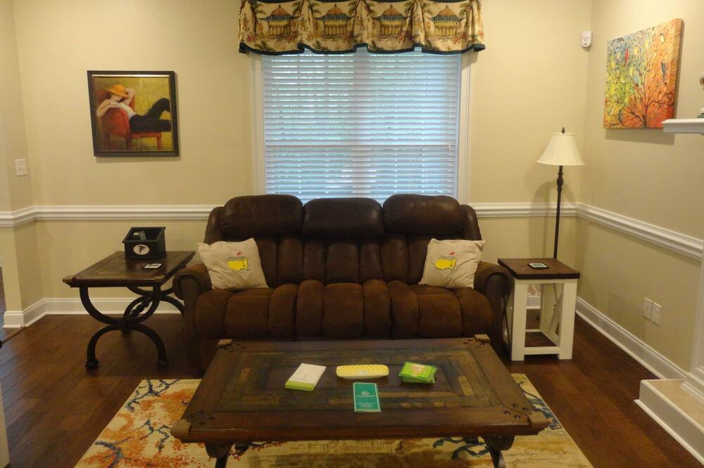 Photo of Livingroom in Riverwood Plantation