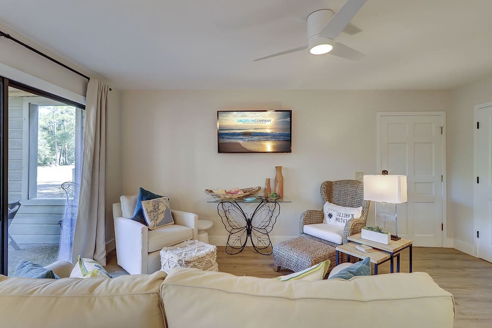 Photo of Livingroom in Sea Pines