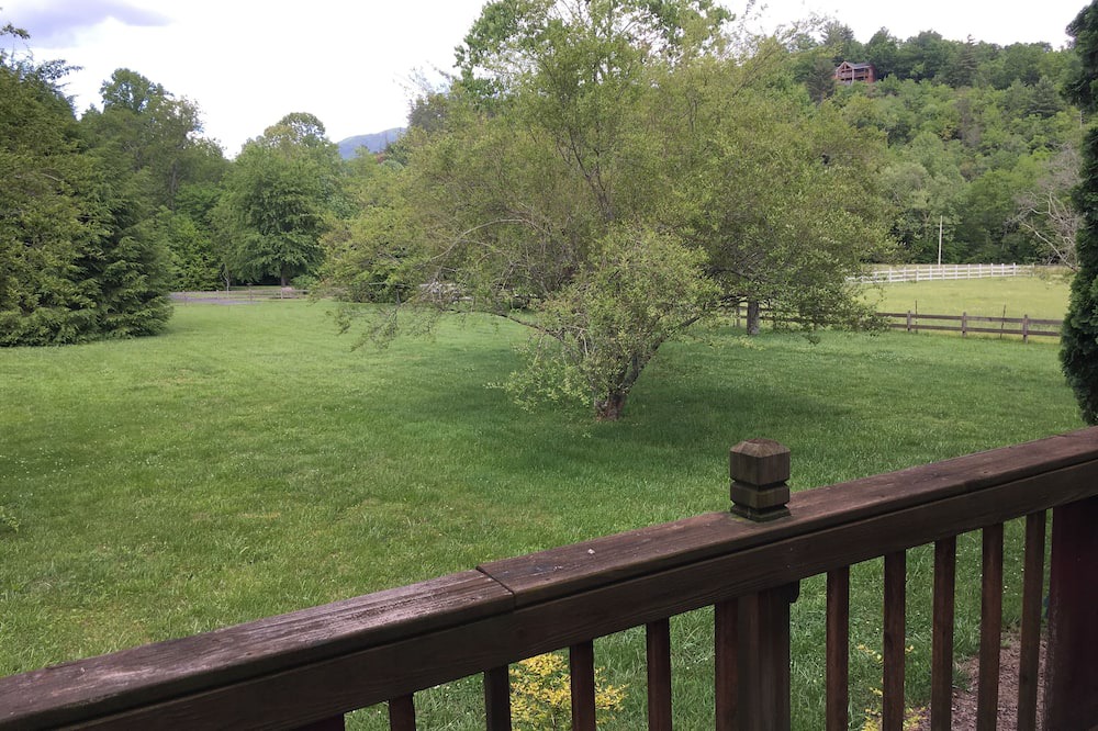 Photo of Patio Balcony in Hayesville
