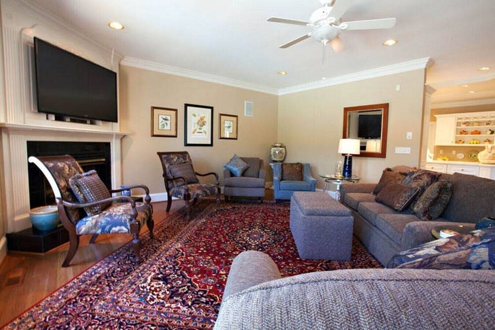 Photo of Bedroom in Appling
