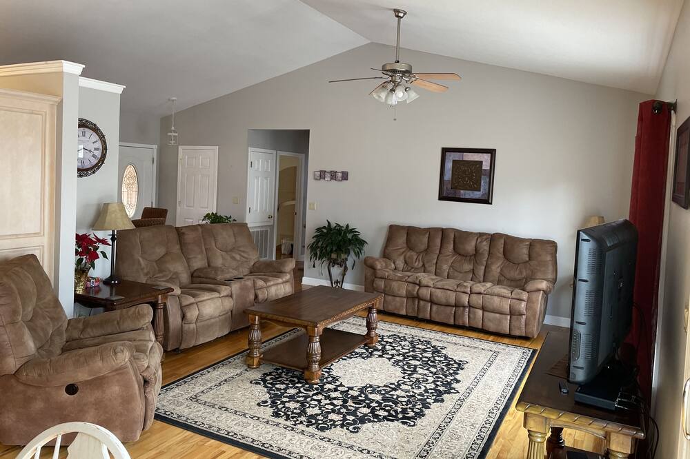Photo of Bedroom in Anderson
