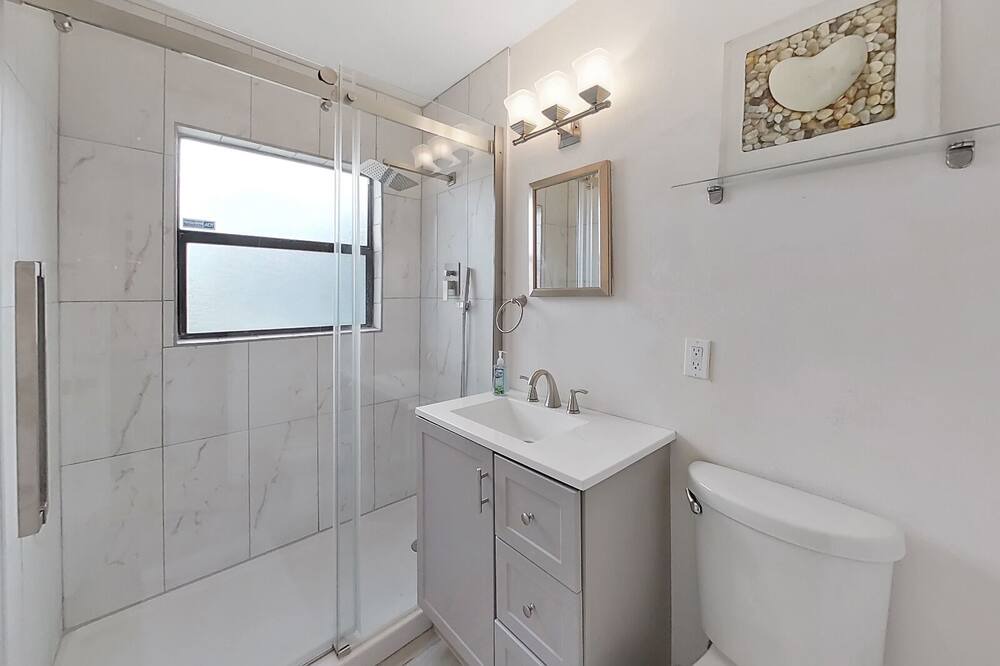 Photo of Bathroom in Toussie Terrace