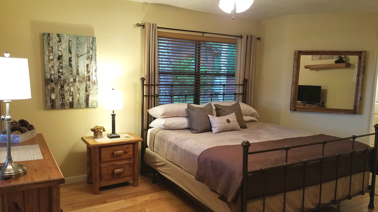 Photo of Bedroom in Hayesville