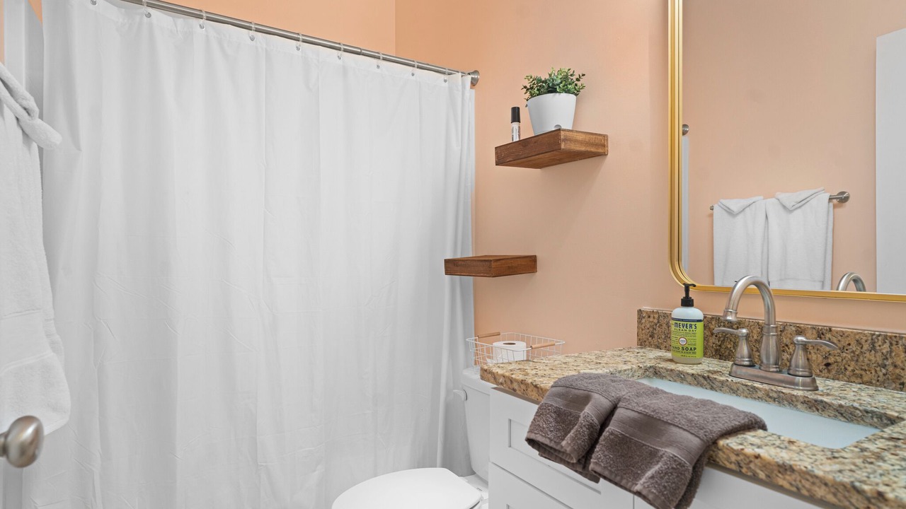 Photo of Bathroom in Dixon Park