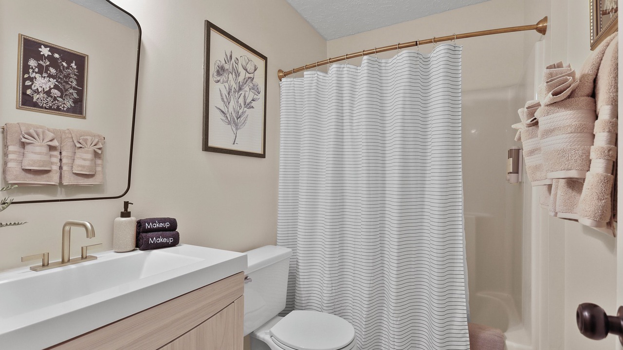 Photo of Bathroom in Whitemarsh Island