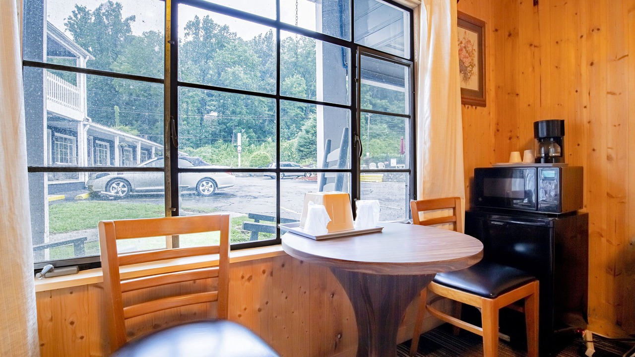 Photo of Livingroom in Cherokee