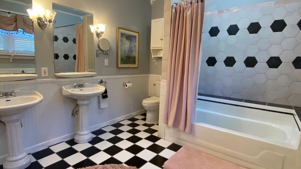 Photo of Bathroom in Clayton