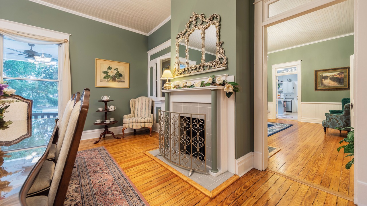 Photo of Livingroom in Clayton