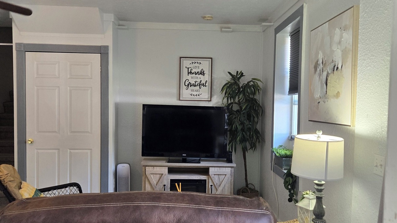 Photo of Livingroom in Sweetwater