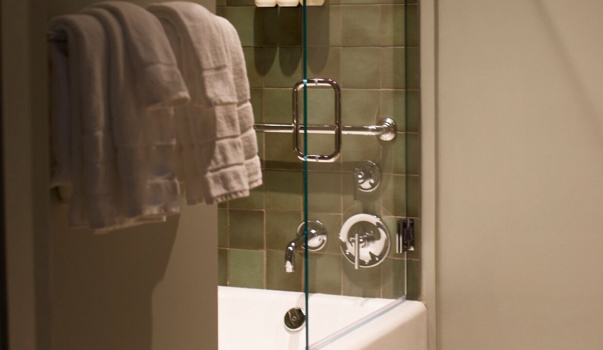 Photo of Bathroom in Cannonborough Elliotborough