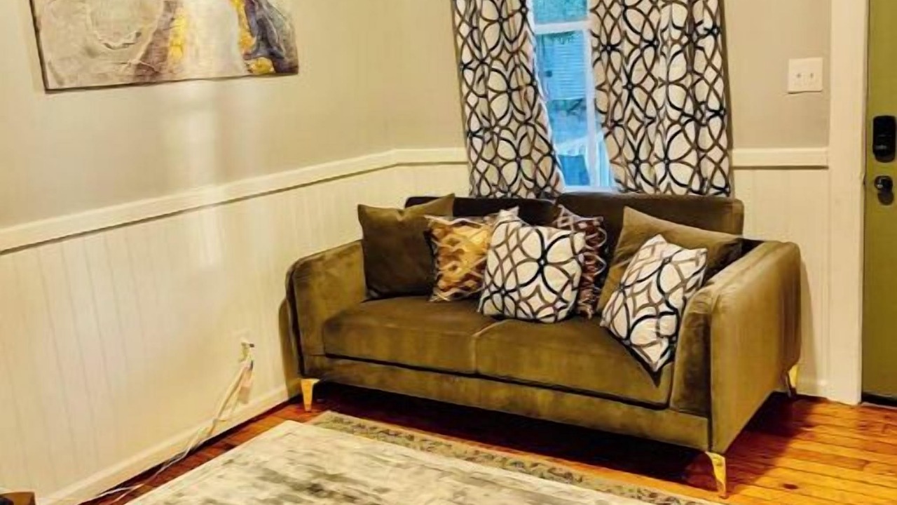 Photo of Livingroom in Dixon Park