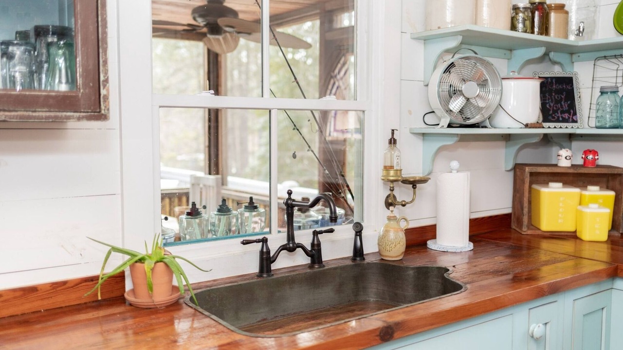 Photo of Kitchen in Modoc