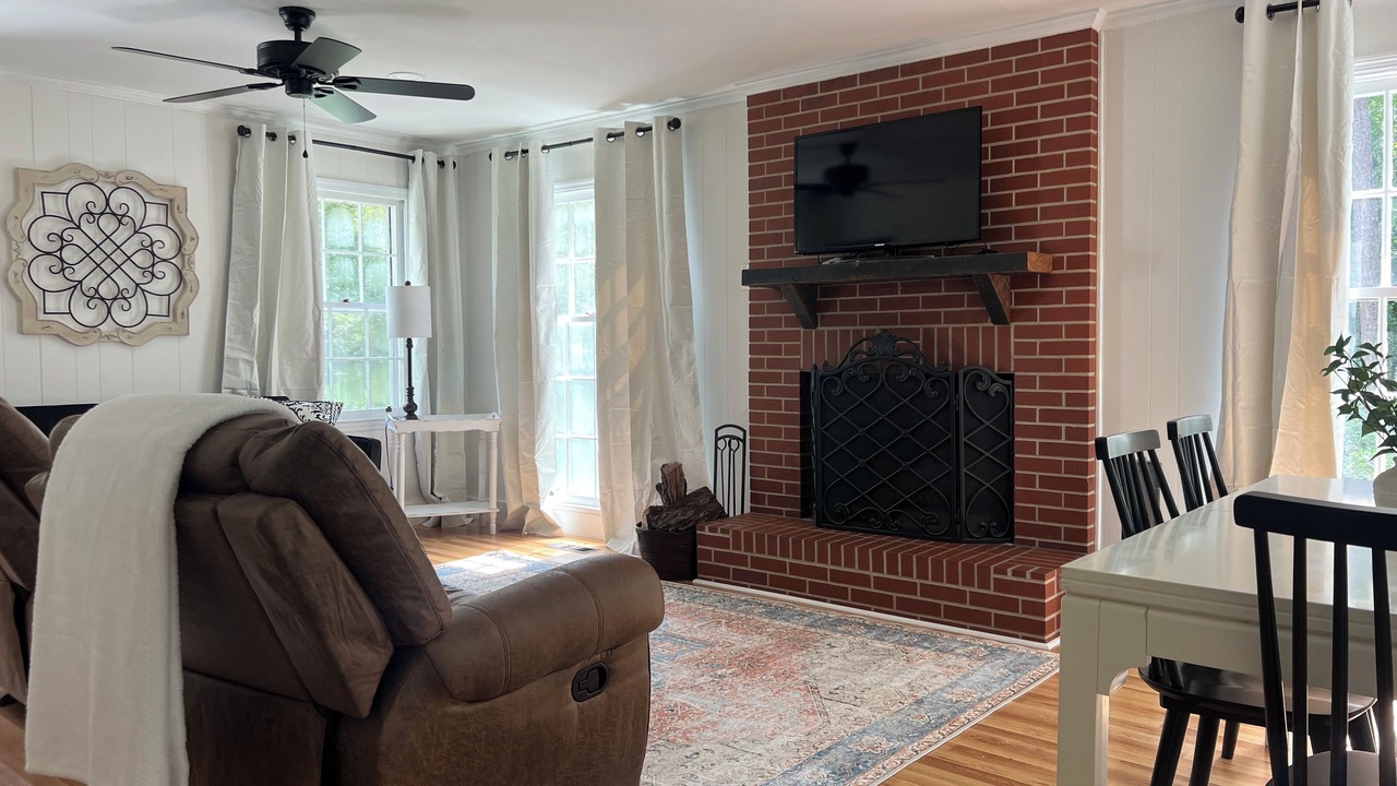 Photo of Livingroom in Mount Vernon