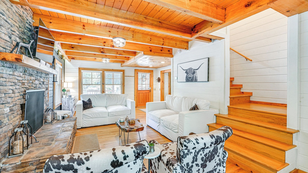 Photo of Livingroom in Cashiers