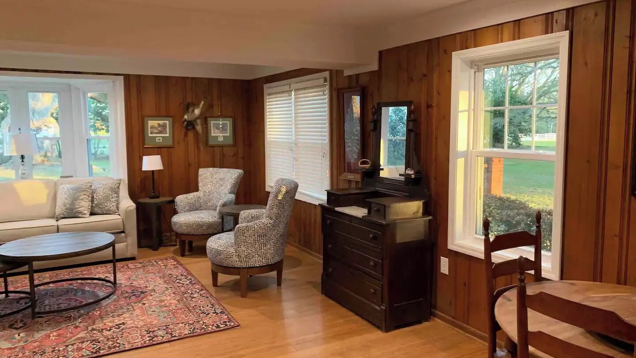 Photo of Livingroom in Williamsburg County